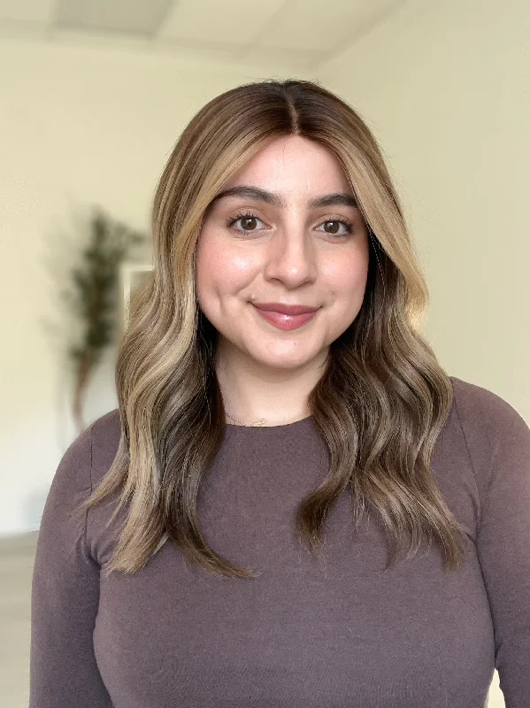 Bob Wigs for Halloween Costumes Gardeaux Deluxe Lace Top Wig, "Dimensional Bronde" (R2581) Bob Wigs for Halloween Costumes Gardeaux Deluxe Lace Top Wig, "Dimensional Bronde" (R2581)