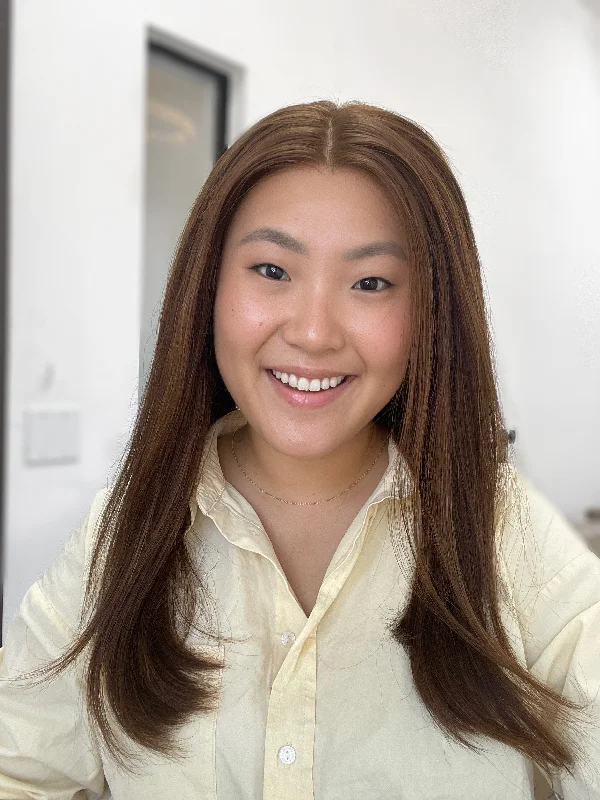 Lace wig with a middle - part for a classic and elegant styleAelia Glueless 2.0 Lace Top Wig, 22" length (Summer Cap!) Lace wig with a middle - part for a classic and elegant styleAelia Glueless 2.0 Lace Top Wig, 22" length (Summer Cap!)