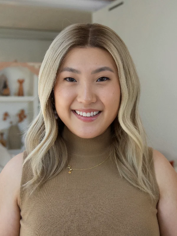 Lace wig with a curly texture for a bold and stylish choiceFaye (Dark Root) Glueless 2.0 Lace Top Wig, 18" length