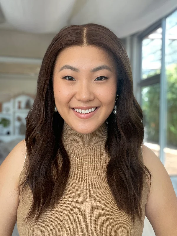 Full - lace wig with a natural - looking hairline for a seamless appearanceLorelai Glueless 2.0 Lace Top Wig, 20" length (Summer Cap!) Full - lace wig with a natural - looking hairline for a seamless appearanceLorelai Glueless 2.0 Lace Top Wig, 20" length (Summer Cap!)