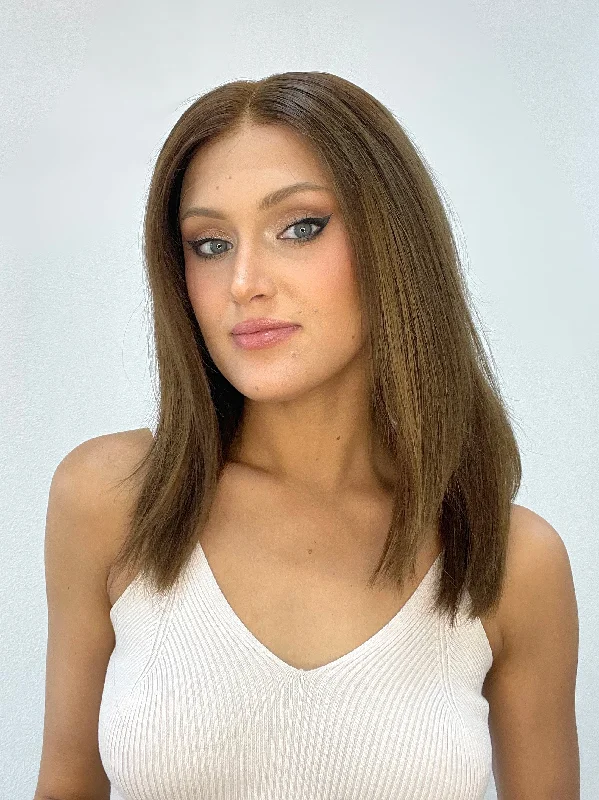 Lace wig with a honey - blonde color for a warm and sunny appearanceNaomi Glueless 2.0 Lace Top Wig, 18" length - FINAL SALE