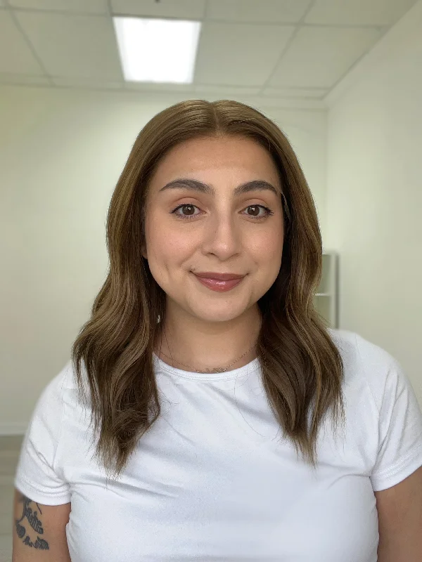 Full - lace wig with a natural - looking hairline for a seamless appearanceNaomi Light Glueless 2.0 Lace Top Wig, 18" length Full - lace wig with a natural - looking hairline for a seamless appearanceNaomi Light Glueless 2.0 Lace Top Wig, 18" length