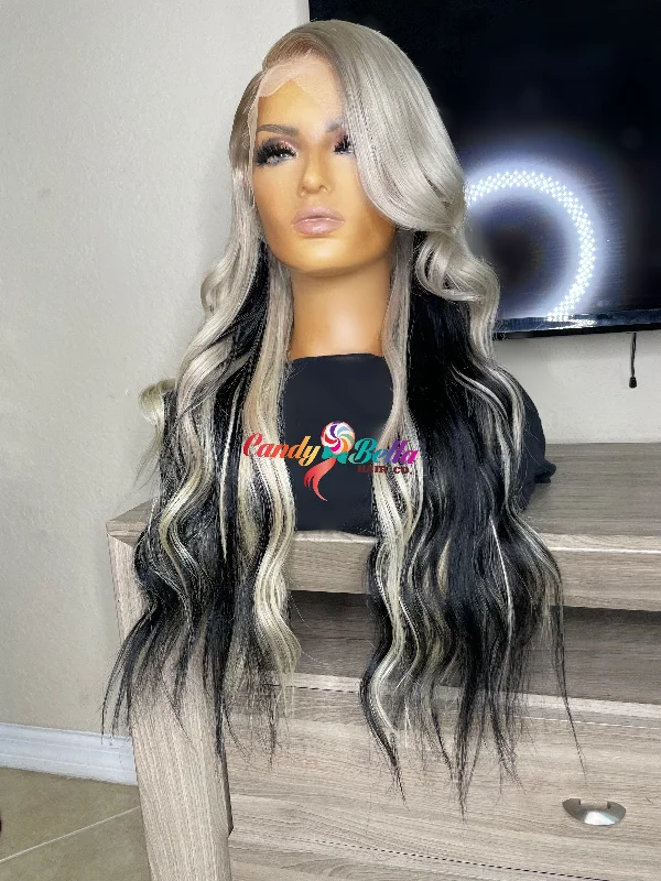 Colored wig with a wispy fringe for a soft and feminine lookXtina