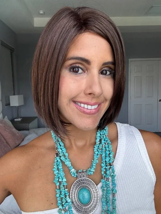 Bob wig with a blunt cut for a modern and edgy styleElite | Synthetic Lace Front Wig (Mono Part) Bob wig with a blunt cut for a modern and edgy styleElite | Synthetic Lace Front Wig (Mono Part)
