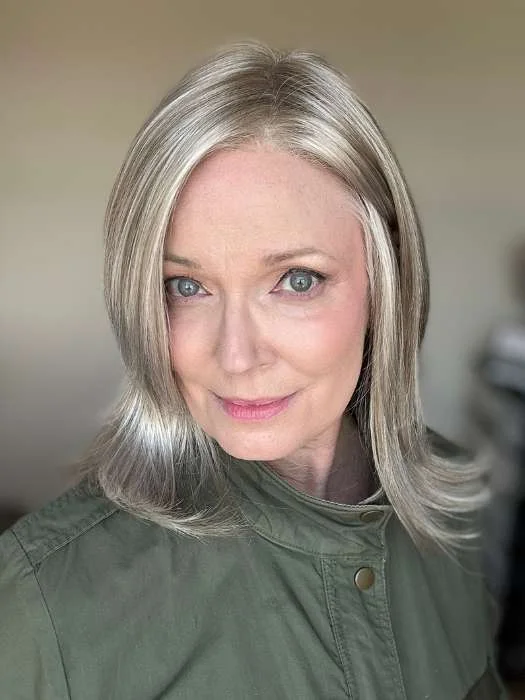 Bob wig with a curly fringe for a playful and youthful vibeElle | Synthetic Lace Front Wig (Mono Top) Bob wig with a curly fringe for a playful and youthful vibeElle | Synthetic Lace Front Wig (Mono Top)