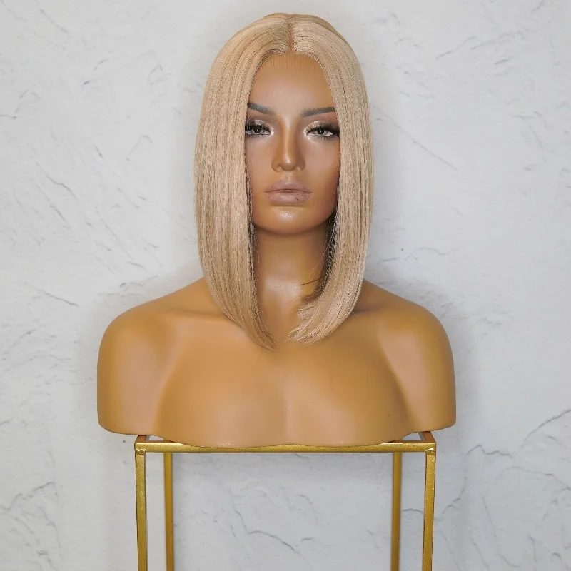 Bob wig with auburn highlights for a warm and vibrant appearanceFRANKIE Blonde Lace Front Wig Bob wig with auburn highlights for a warm and vibrant appearanceFRANKIE Blonde Lace Front Wig