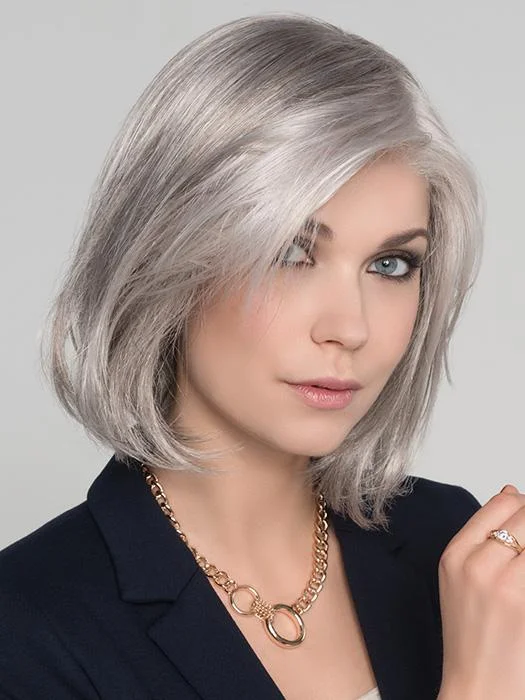 Petite bob wig suitable for women with small facesTempo 100 Deluxe | Synthetic Lace Front Wig (Hand-Tied) Petite bob wig suitable for women with small facesTempo 100 Deluxe | Synthetic Lace Front Wig (Hand-Tied)