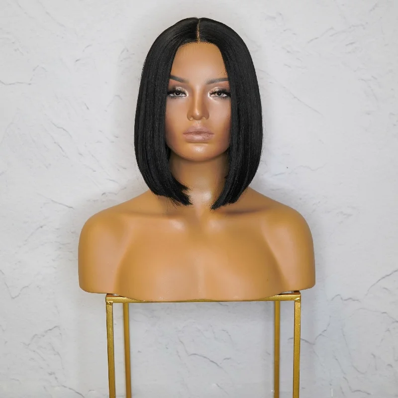 Bob wig with a balayage effect for a natural - looking color transitionTILLY Black Lace Front Wig Bob wig with a balayage effect for a natural - looking color transitionTILLY Black Lace Front Wig