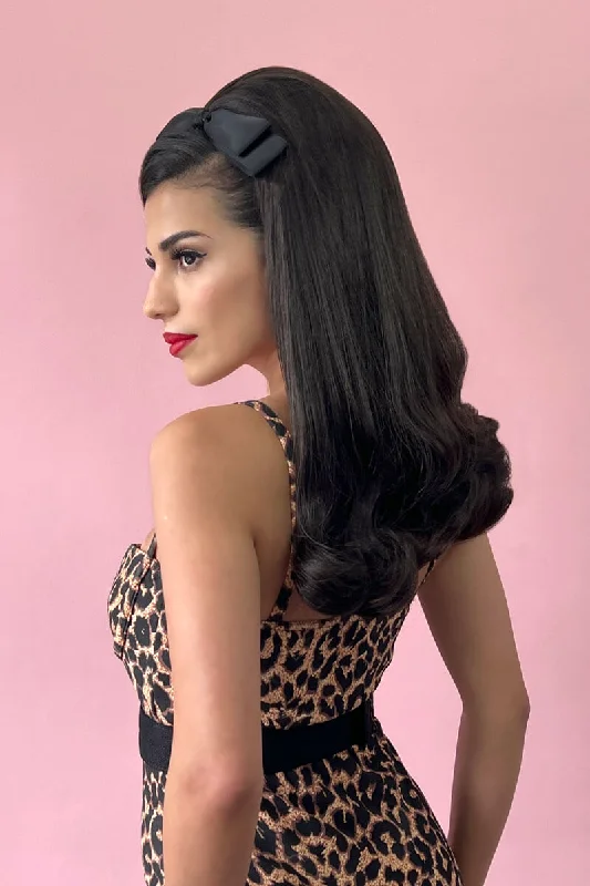 Half wig with a natural - looking root for a more realistic look1960s Retro high crown, half wig hairpiece, long with hair flip: Priscilla Half wig with a natural - looking root for a more realistic look1960s Retro high crown, half wig hairpiece, long with hair flip: Priscilla