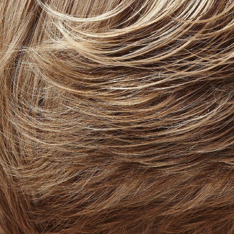 10/22TT | Lt Brown & Lt Natural Blonde Blend w/ Lt Brown Nape