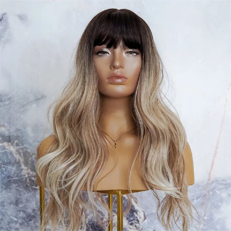 Wavy wig with a 180 - density for a full and thick appearanceANDREA Ombre Fringe Wig