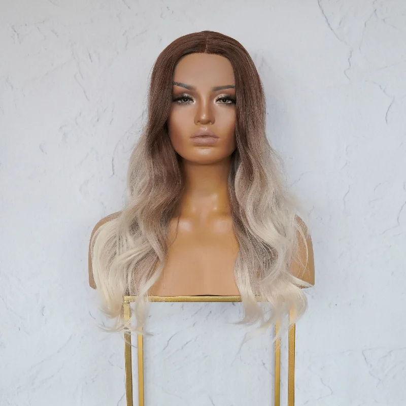 Wavy wig with a silk - base cap for a comfortable and smooth feelANGELINA Ombre Blonde Lace Front Wig