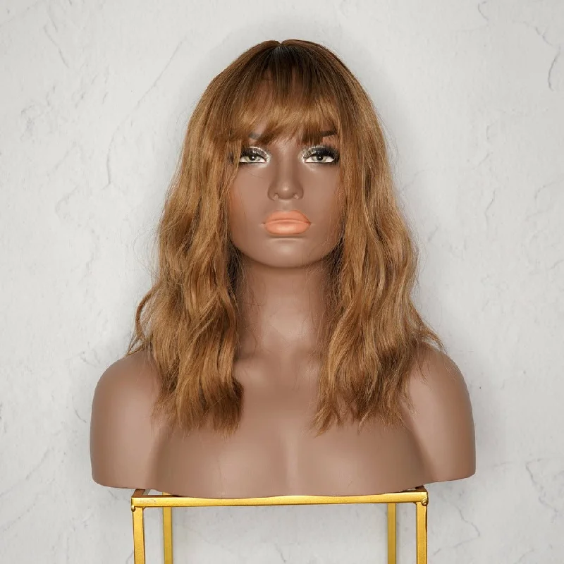 Wavy wig with a natural - looking root for a more realistic lookCAITLIN Ombre Fringe Wig Wavy wig with a natural - looking root for a more realistic lookCAITLIN Ombre Fringe Wig