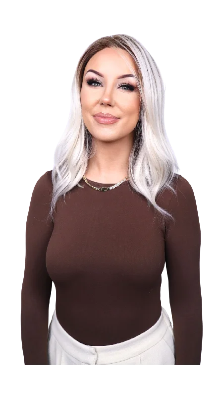 Short wig with auburn highlights for a warm and rich colorChanning