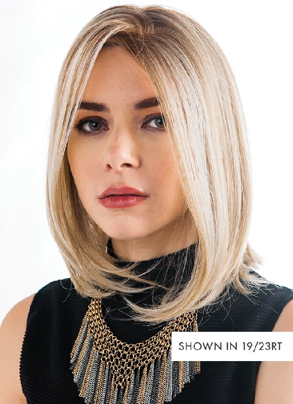Short wig with auburn highlights for a warm and rich colorDISCREETLY PERFECT