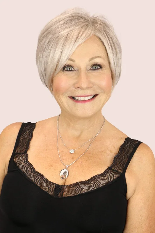 Short wig with auburn highlights for a warm and rich colorErin LF (short wig)