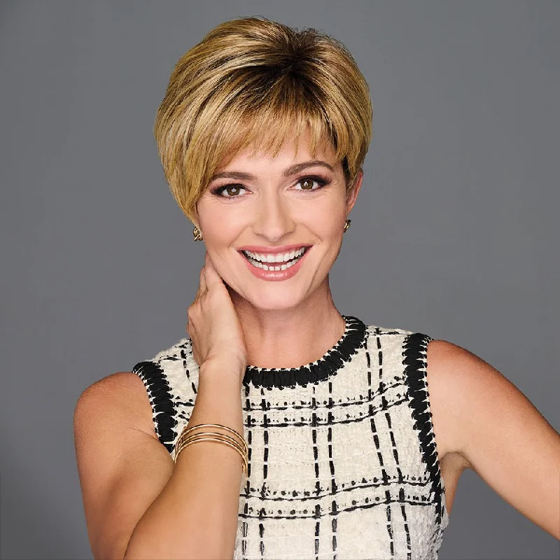 Lace - front short wig for a seamless and realistic hairlineGRACEFUL TOUCH
