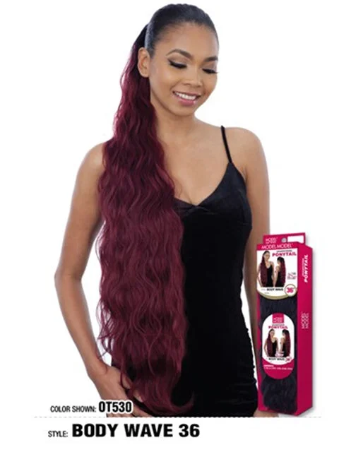 Hair buns for a music festival lookModel Model Drawstring Ponytail - BODY WAVE 36