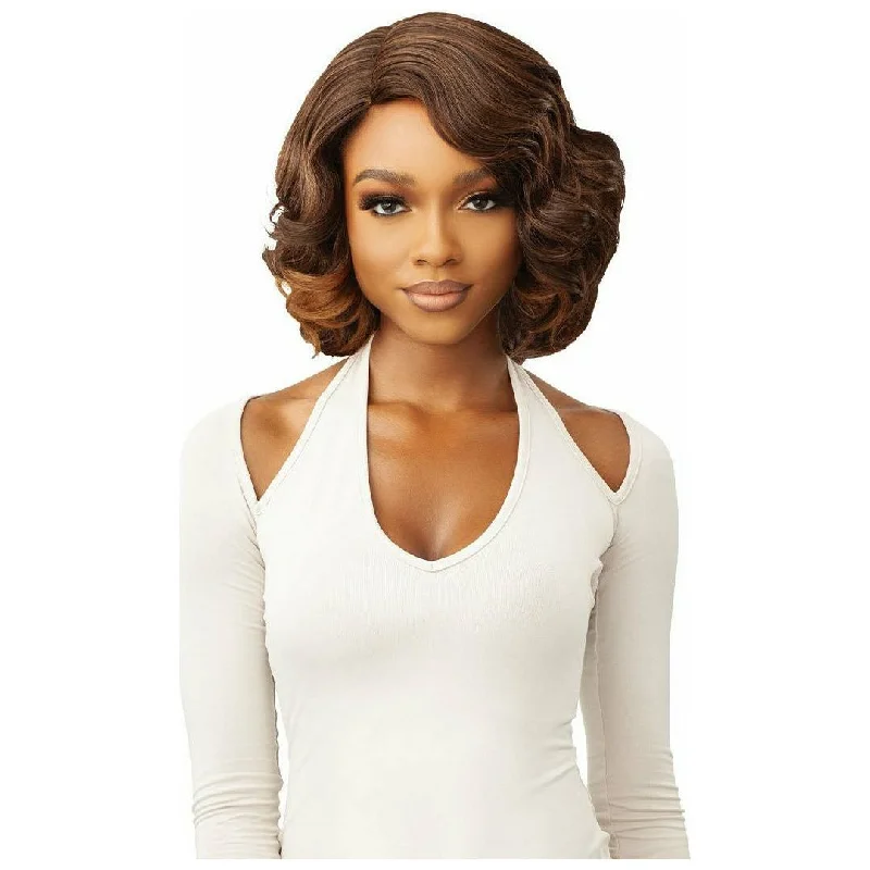 Short wig with a blunt bob cut for a modern and sleek styleOutre WIGPOP Synthetic Wig - Rossie Short wig with a blunt bob cut for a modern and sleek styleOutre WIGPOP Synthetic Wig - Rossie