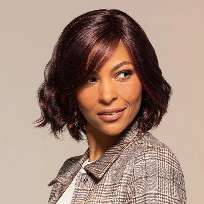 Layered wigs with a lace front for a natural hairlineQuinn Lace Front Wig by Jon Renau Layered wigs with a lace front for a natural hairlineQuinn Lace Front Wig by Jon Renau