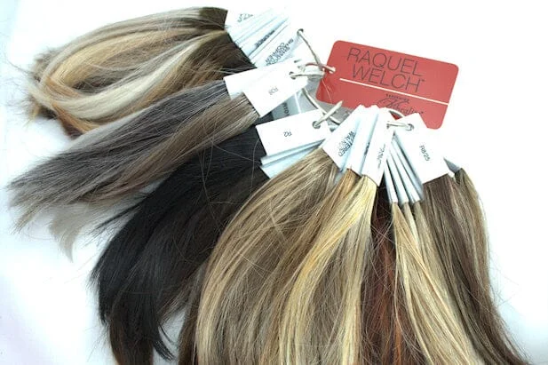 Wig with bangs made of heat - resistant synthetic fiberRaquel Welch Vibralite Synthetic Color Ring Wig with bangs made of heat - resistant synthetic fiberRaquel Welch Vibralite Synthetic Color Ring