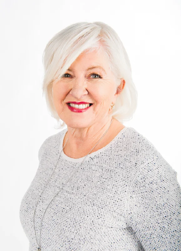Short wig with a side - swept bang for a sophisticated and flattering styleTOP MOST Short wig with a side - swept bang for a sophisticated and flattering styleTOP MOST