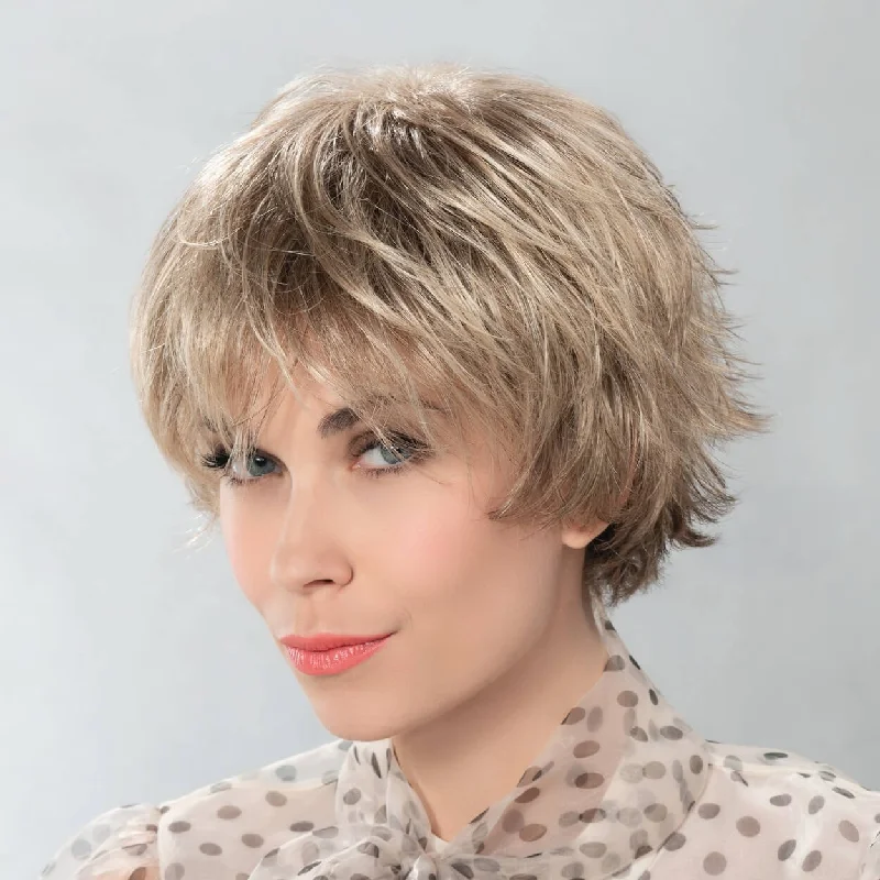 Wig with bangs for a 1920s flapper lookWing by Ellen Wille (Basic Cap-Mono Crown Wig) Wig with bangs for a 1920s flapper lookWing by Ellen Wille (Basic Cap-Mono Crown Wig)